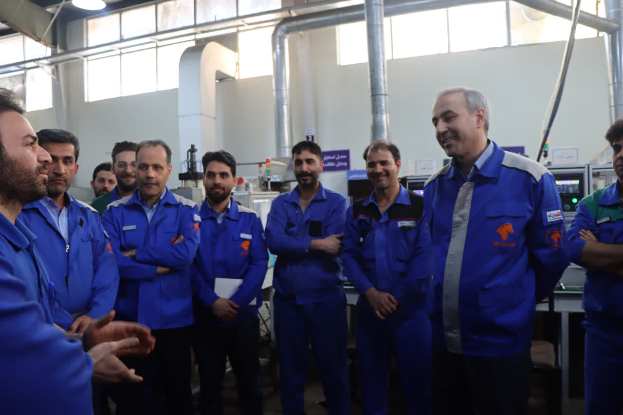 دیدار صمیمی مدیرعامل شرکت کابل خودرو با جمعی از پرسنل